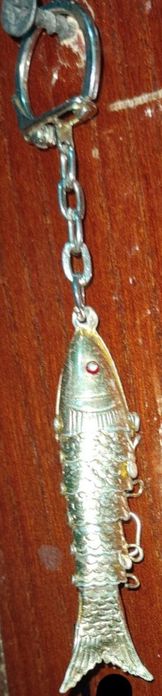 sprzedam rybę wisiorek z metalu