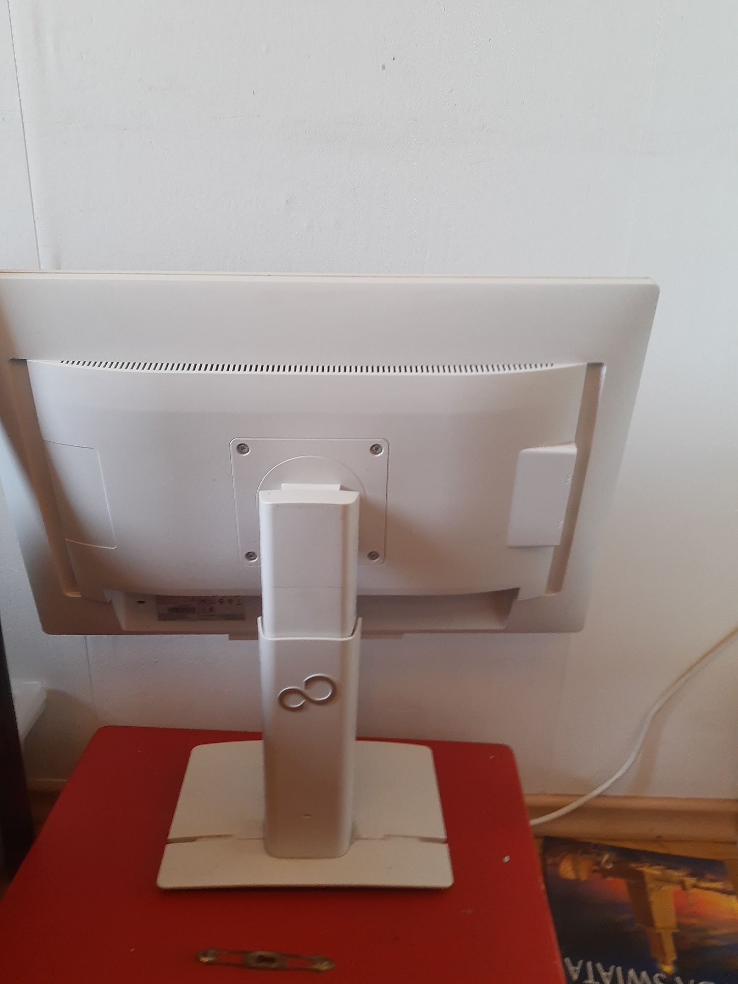 monitor Fujitsu  22" cale