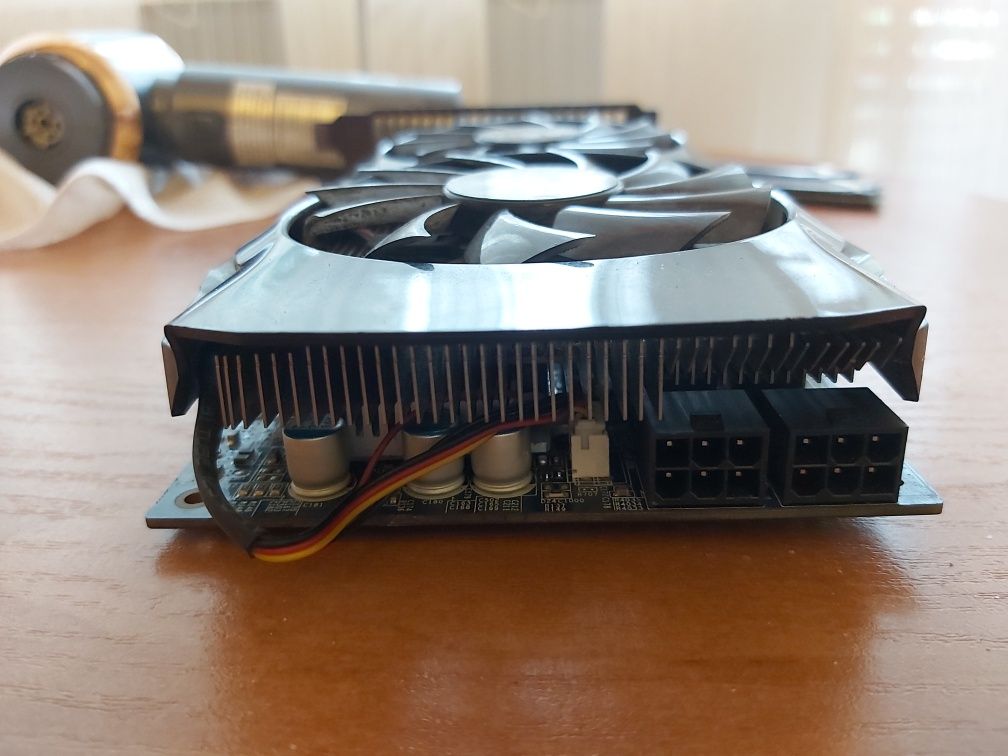 Karta graficzna Gigabyte GTX 460 768MB GV-N460OC-768I