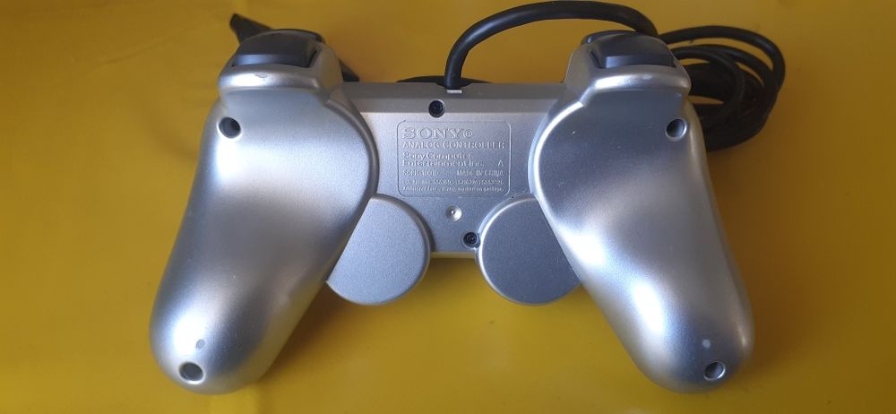 Comando ps2 silver em muito bom estado