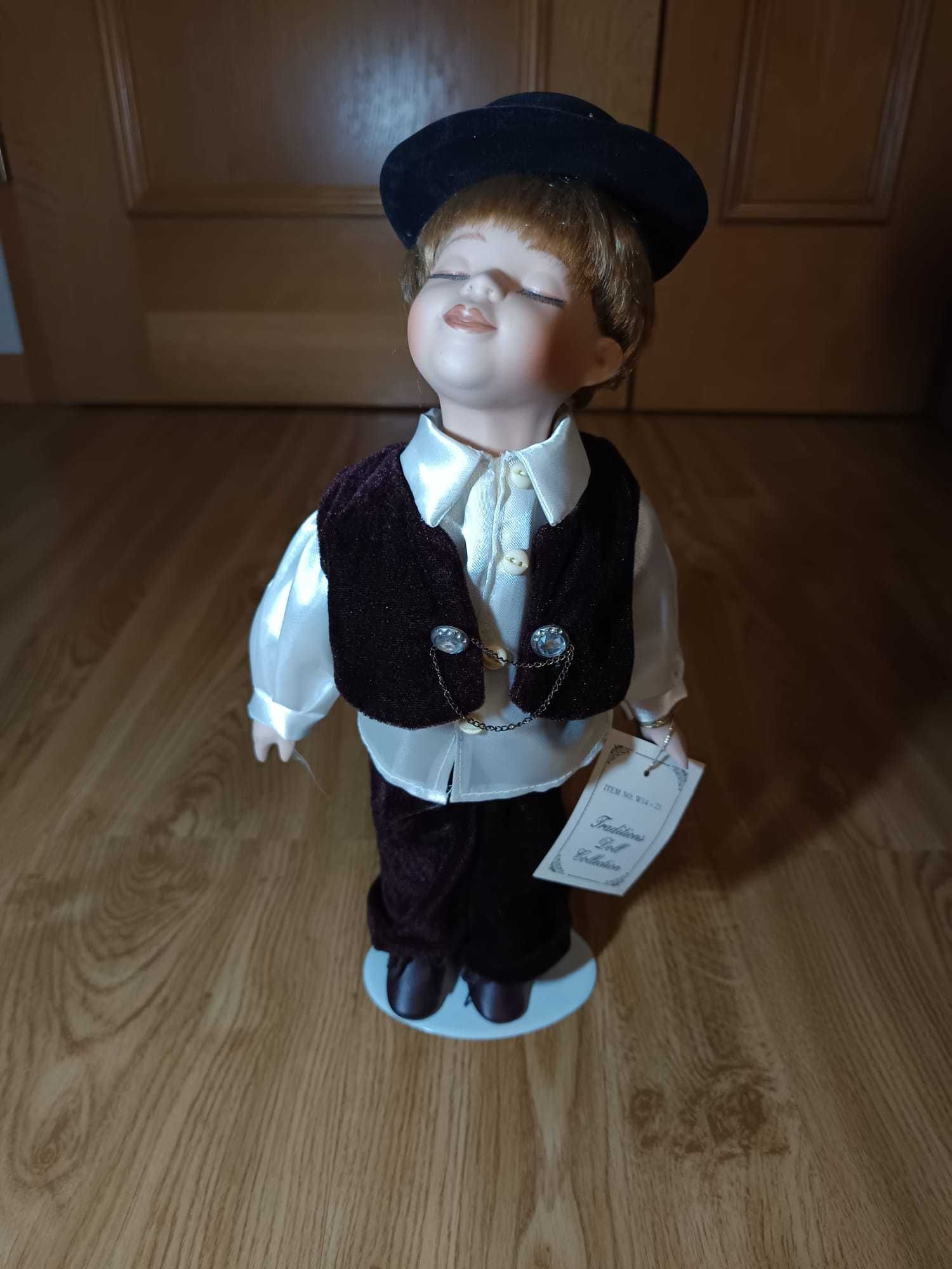 Casal de Bonecas de Porcelana – Amor intemporal