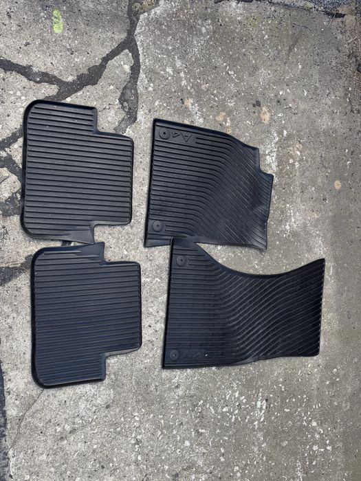 Dywaniki Gumowe Audi A4 B8 oryginalne stan bdb