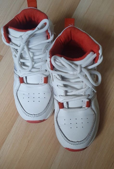 Wysokie białe SNEAKERSY chłopięce Reserved 29