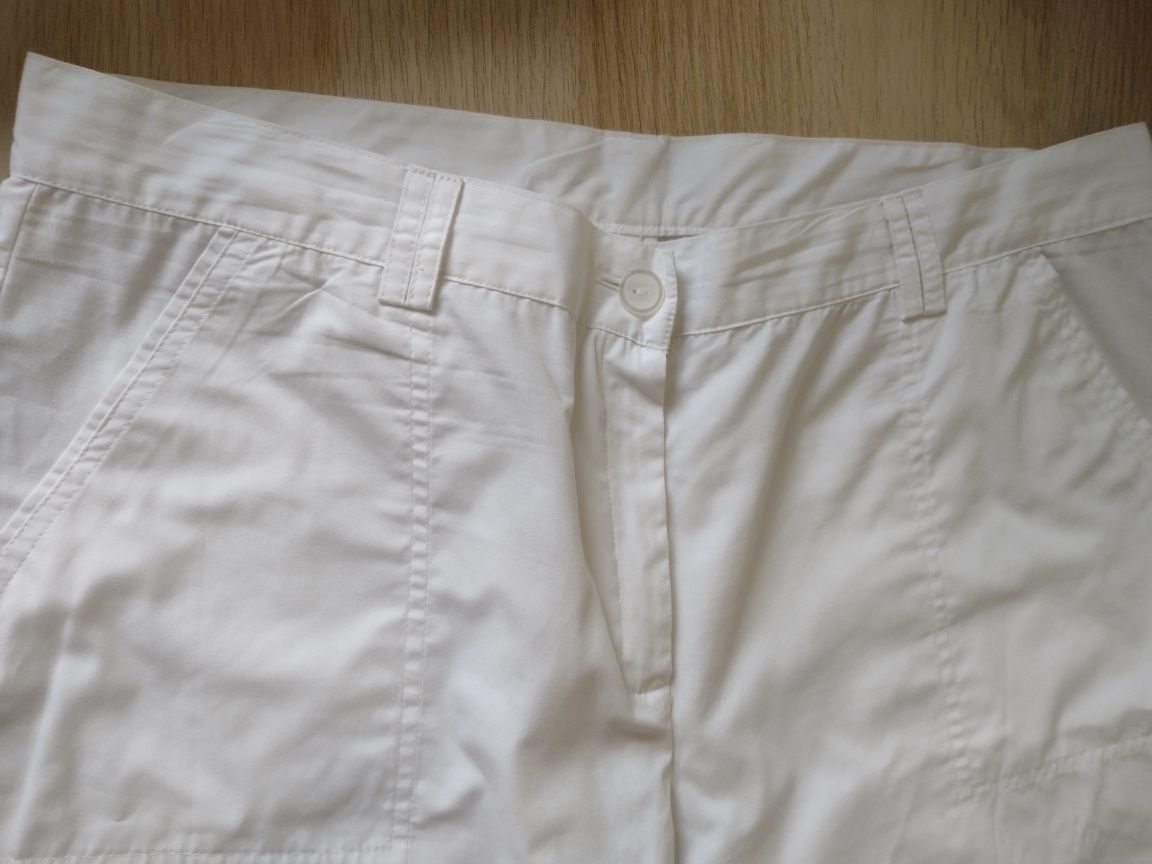 Białe szerokie spodnie 44