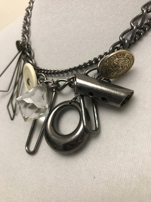 Naszyjnik z ciekawymi zawieszkami