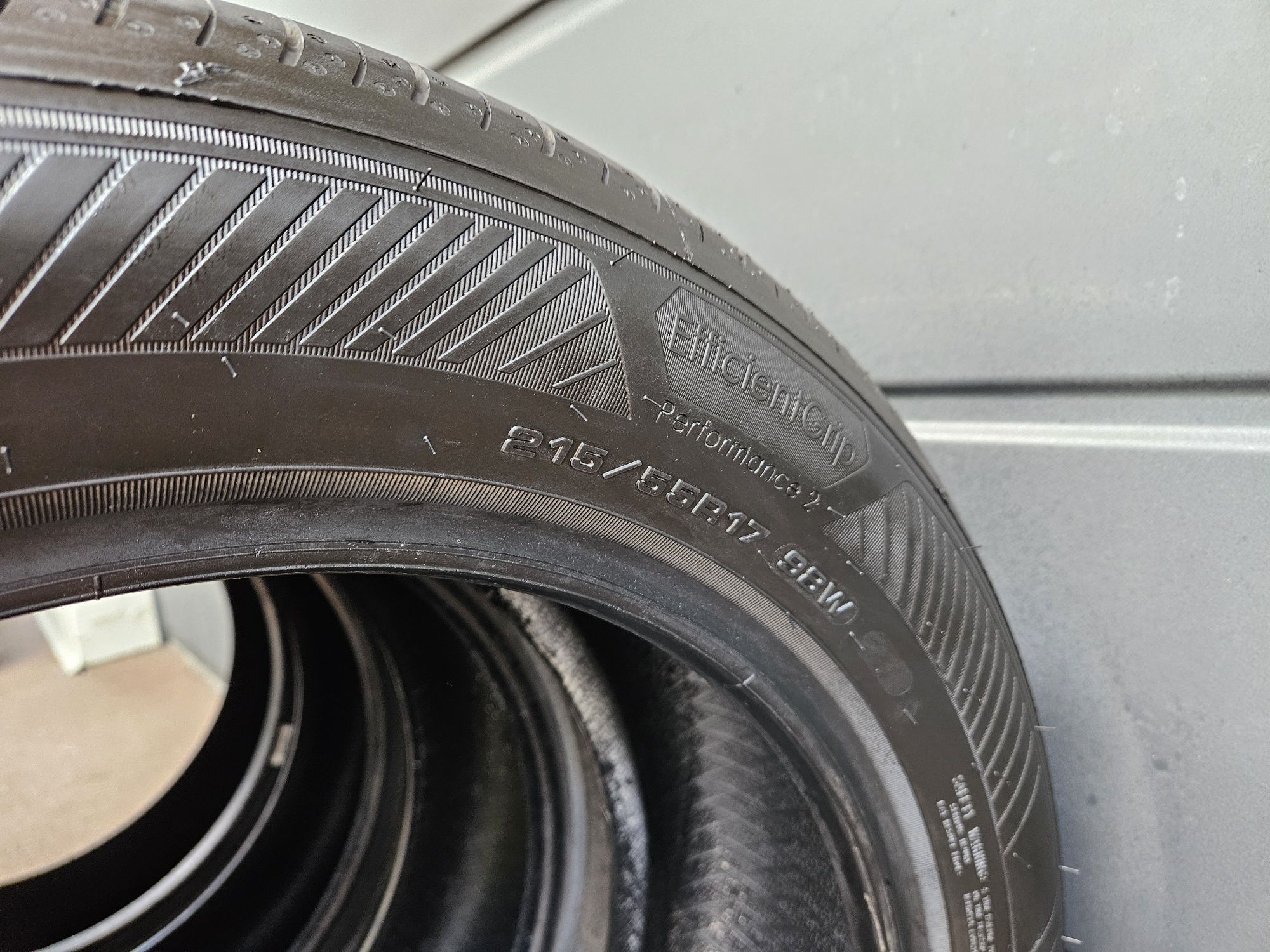 Komplet opon 215/55/R17 Goodyear efficientgrip performance 2 2024 demo