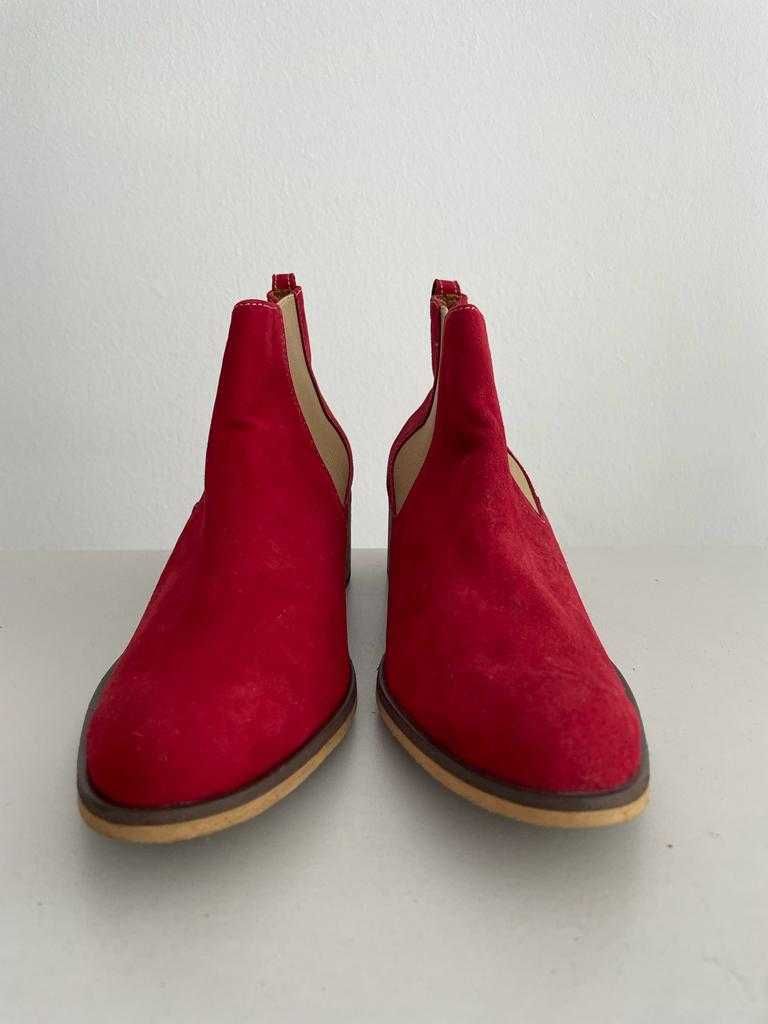 Buty sztyblety damskie czerwone.
