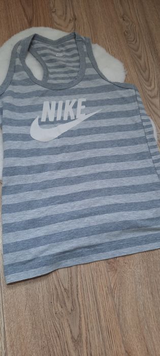 Dziewczęca koszulka sportowa Nike