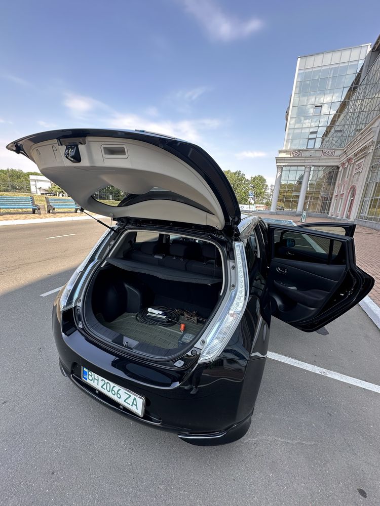Свій Nissan Leaf 2015