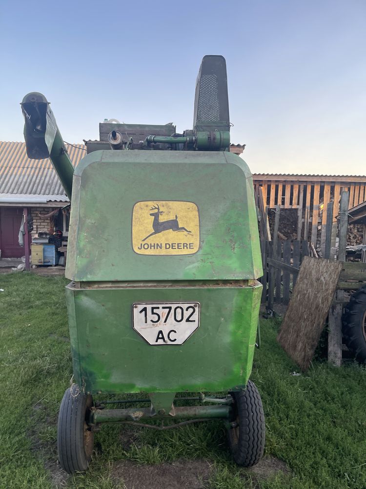 Комбайн John Deere 330