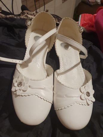 Pantofelki buciki białe komunia roz.35