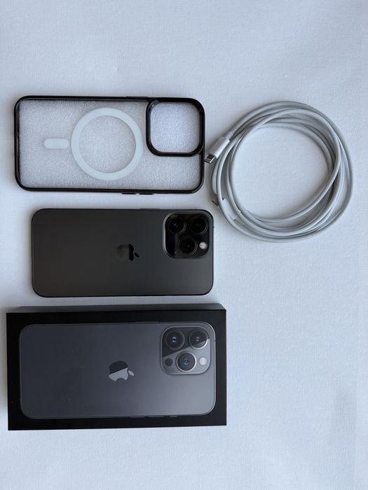 iPhone 13 Pro 256GB, grafit, stan idealny + etui i earpods