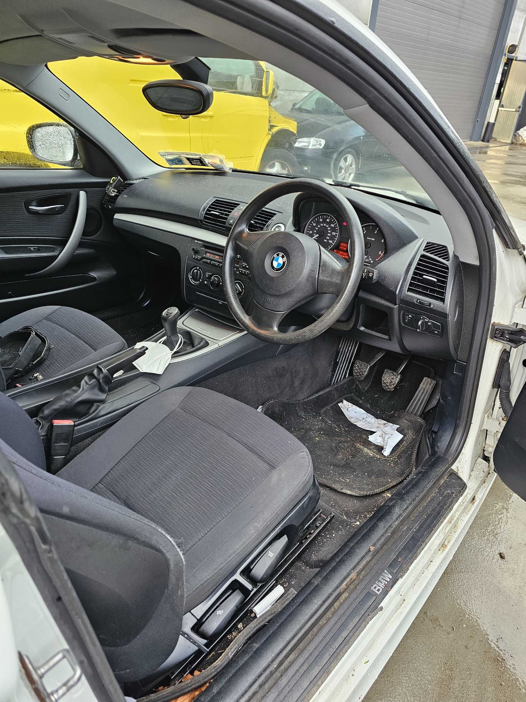 BMW 118d (2010) para Peças