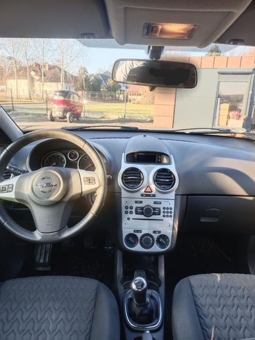 Opel Corsa D 1.4 rok  2013