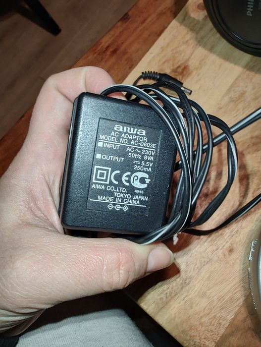 Discman Aiwa + słuchawki Philips + zasilacz Aiwa
