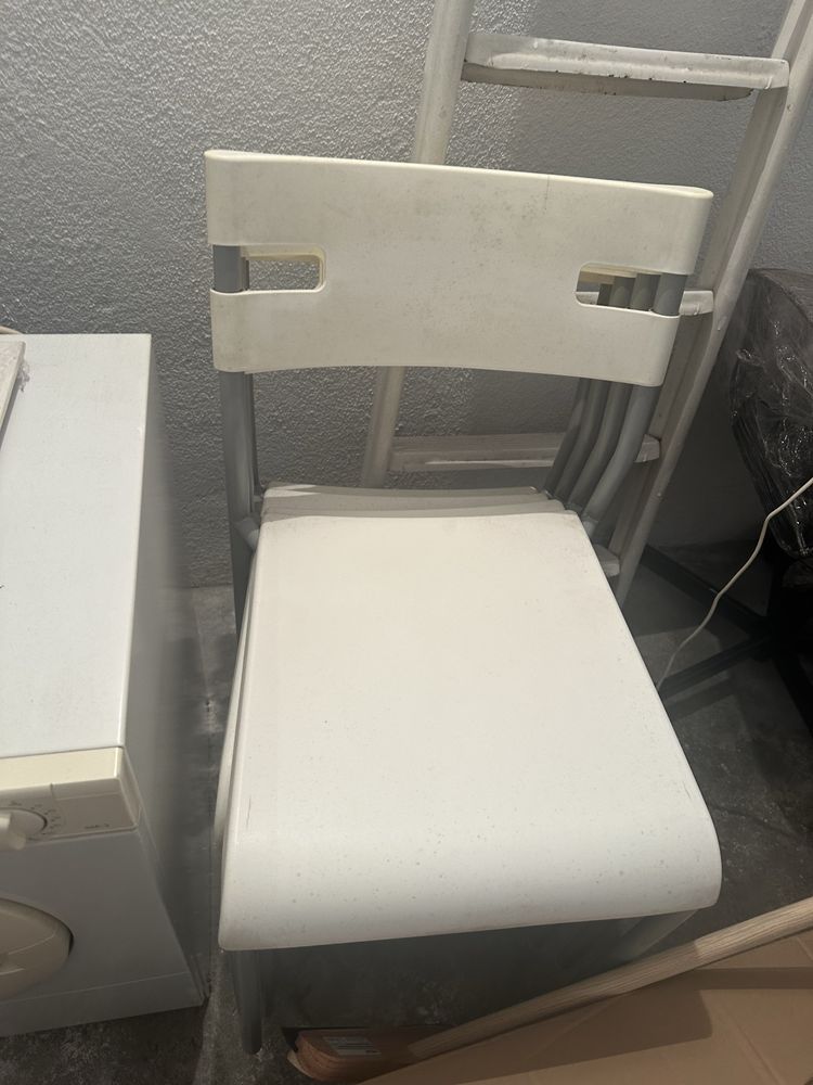 Mesa com tampo de vidro