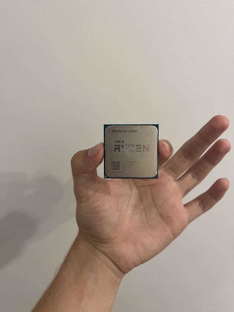 AMD Ryzen 3 3200G