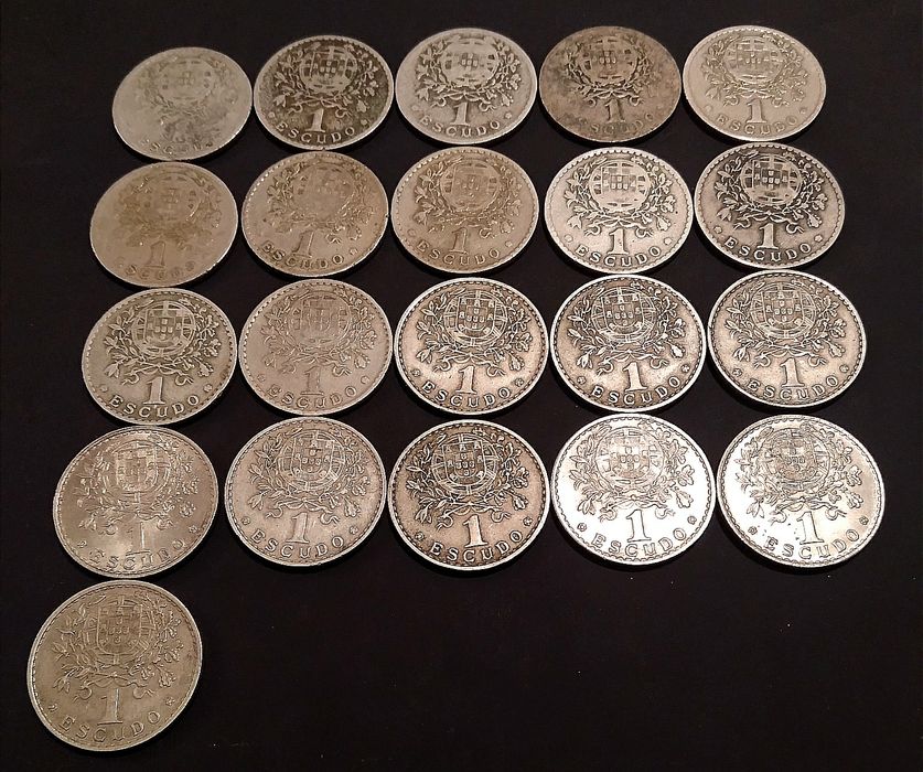 Coleção moedas alpaca de um escudo.