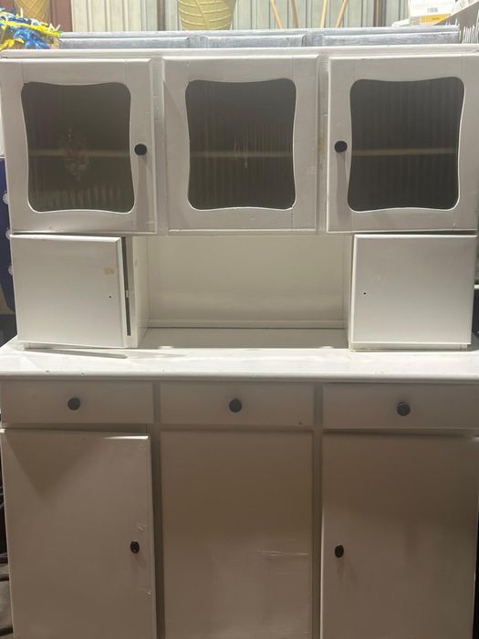 Kredens kuchenny , Byfyj