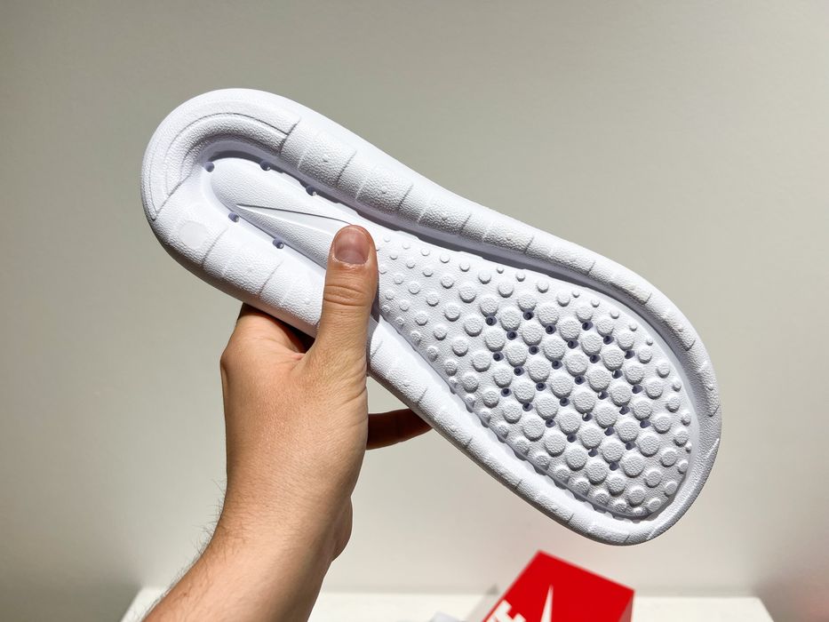 Тапочки Nike Victori One Shower Slide CZ5478-100