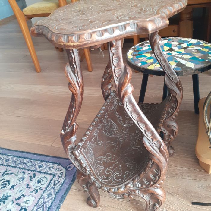 Gazetnik stolik z PRL