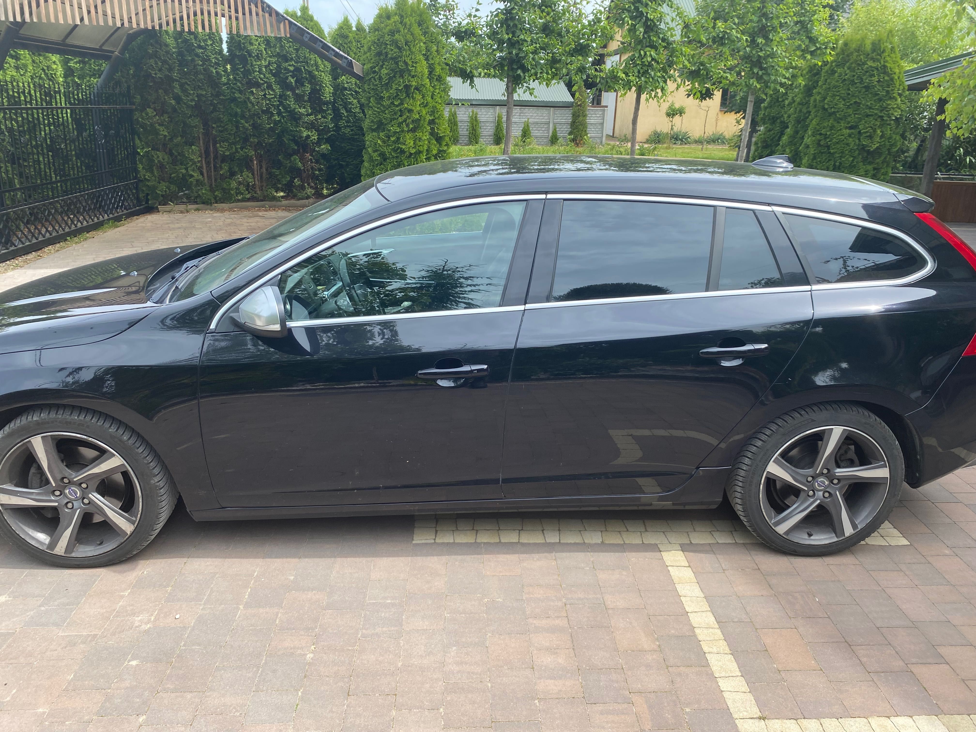 Volvo v60 T5 momentum