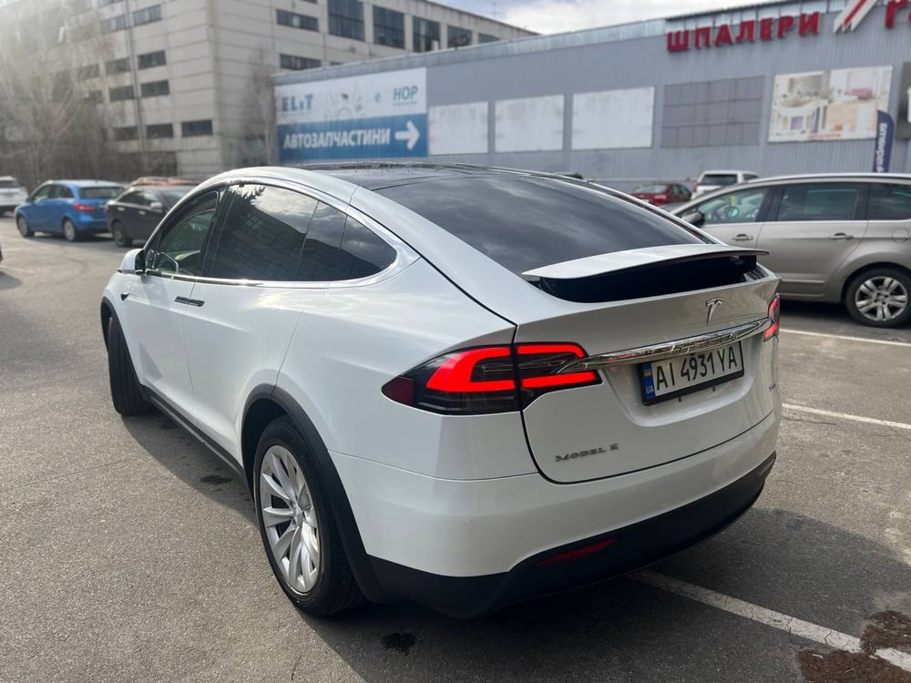 Tesla model x 2018