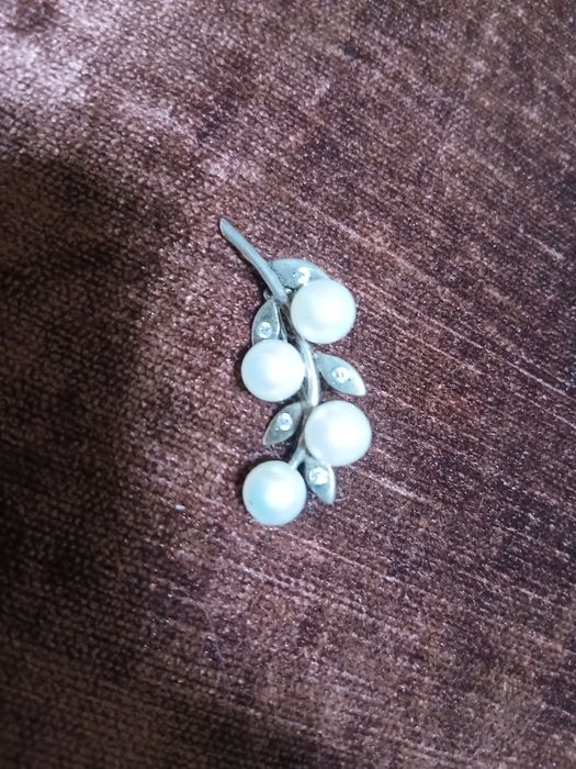 Срібна брошка Volvak "Оскар" з натуральним рожевим коралом круг бу