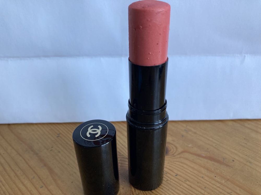 Róż blush stick Chanel policzki