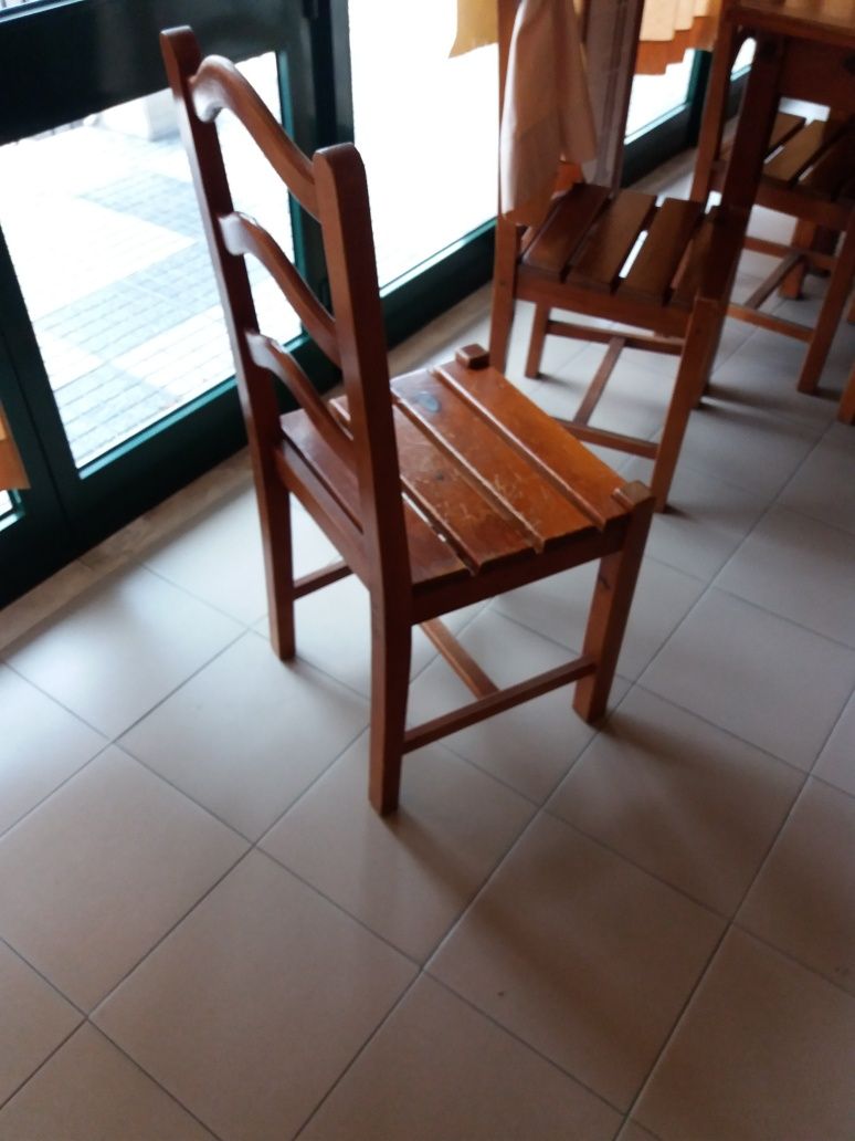 Cadeiras  em pinho