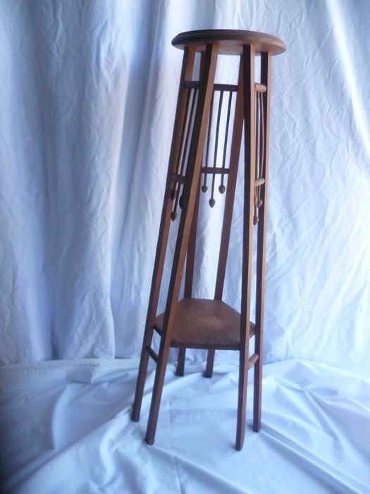 Floreira do ENXOVAL dos anos 50 ou 60 Coluna para flores em madeira