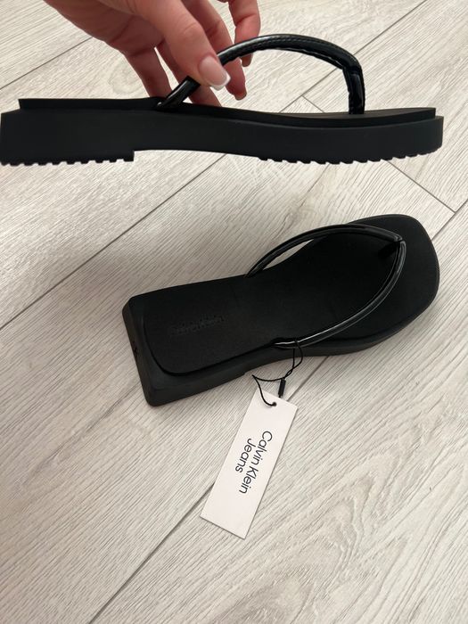 Вʼєтнамки Calvin Klein