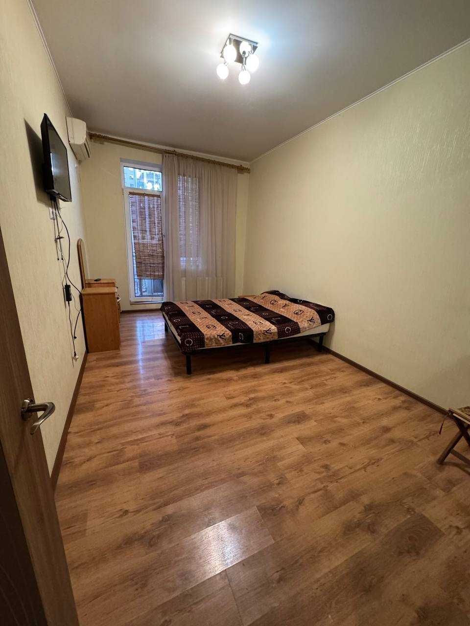 1-к квартира з ремонтом , меблями і технікою в Перлині