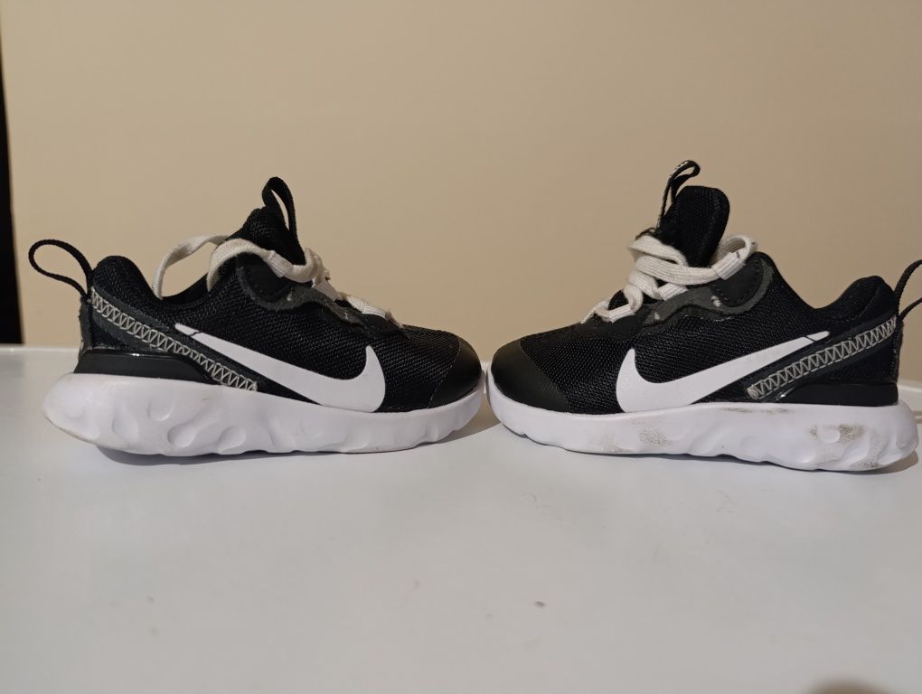 Buciki Nike chłopięce r.21