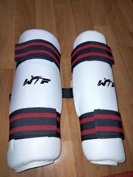 Захист голені для спорту.
