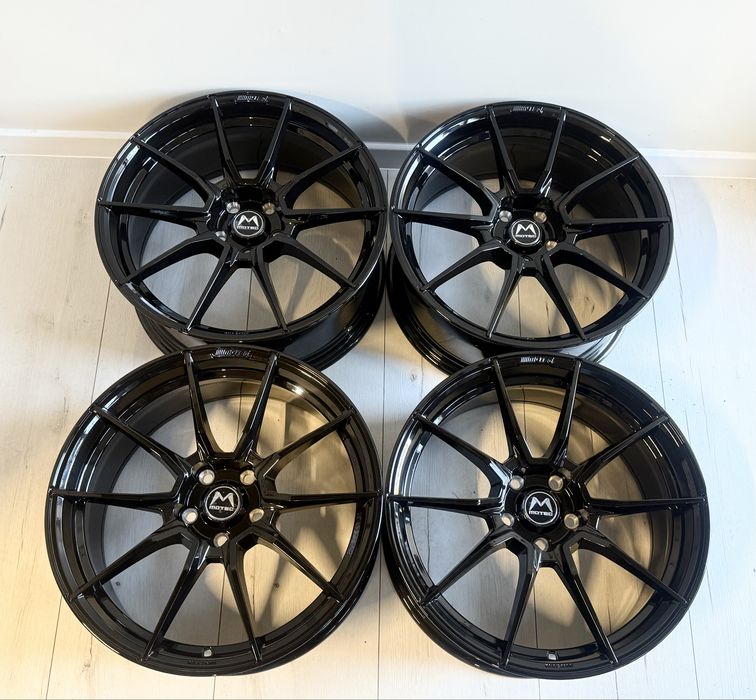 MOTEC ULTRALIGHT 20"  5x114,3  Ford Mustang