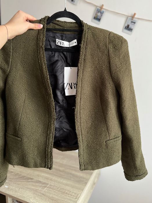 Marynarka żakiet khaki boucle z usztywnionymi ramionami viral Zara