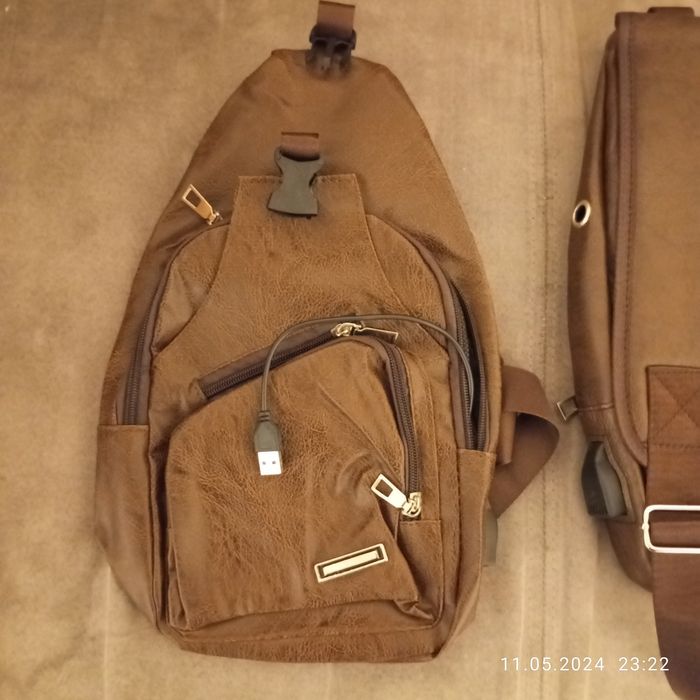 Plecak skórzany z USB i wyjściem słuchawkowym