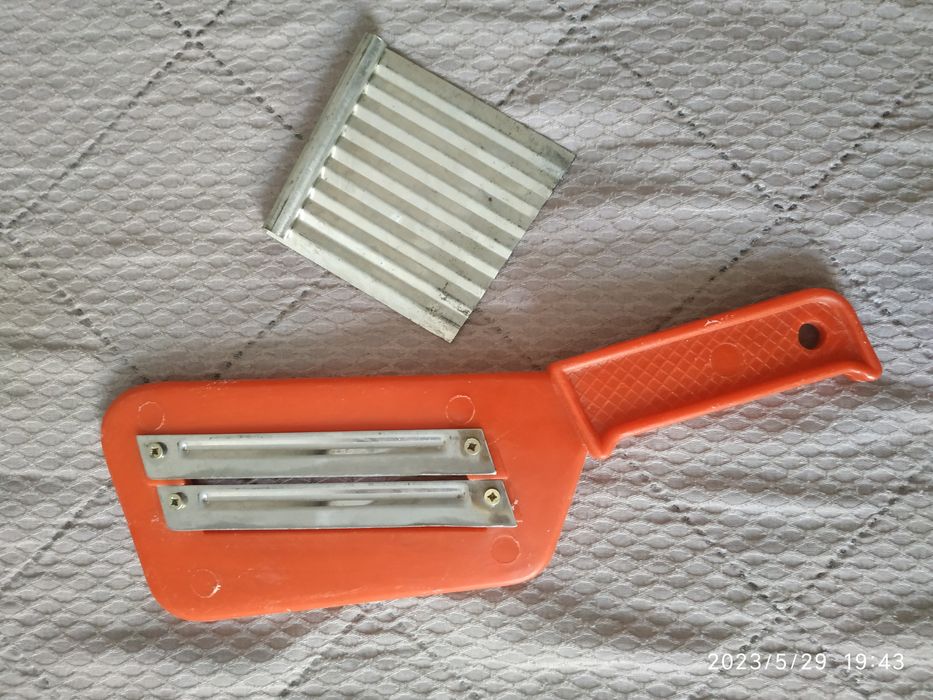 Набор нож для шинковки капусты и фигурный нож