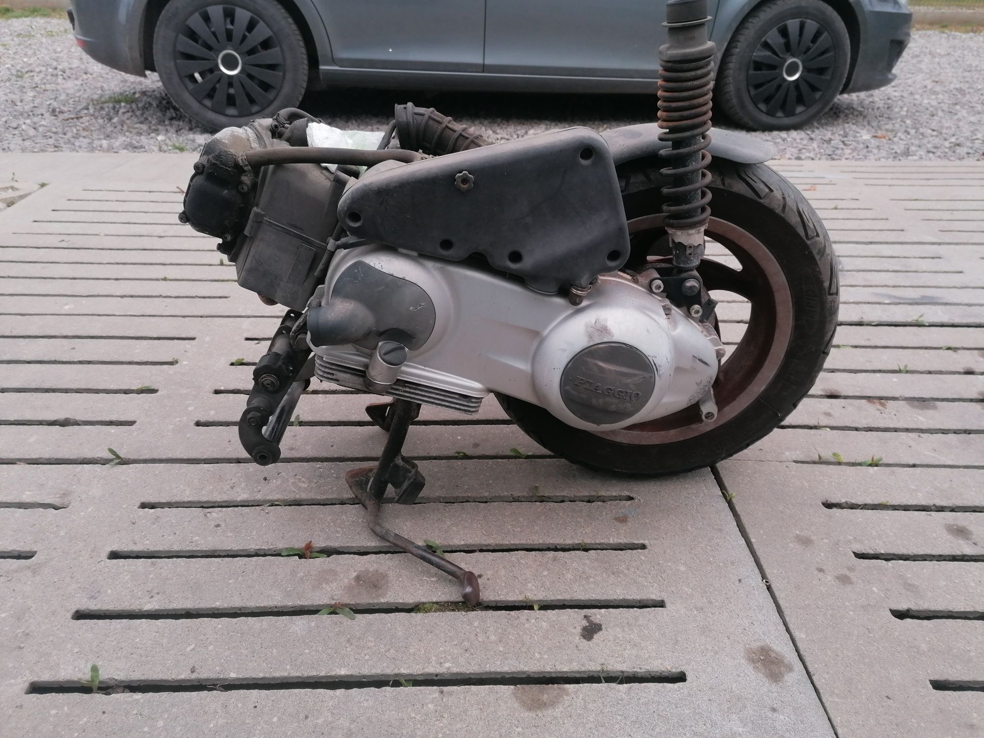 Silnik piaggio fly 125 4t