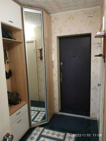 Продаю 1-кімнатну квартиру Братиславська 34Б ВІД ВЛАСНИКА без КОМІСІЇ