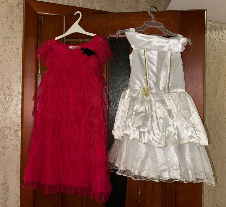 Новогодние костюмы и платья