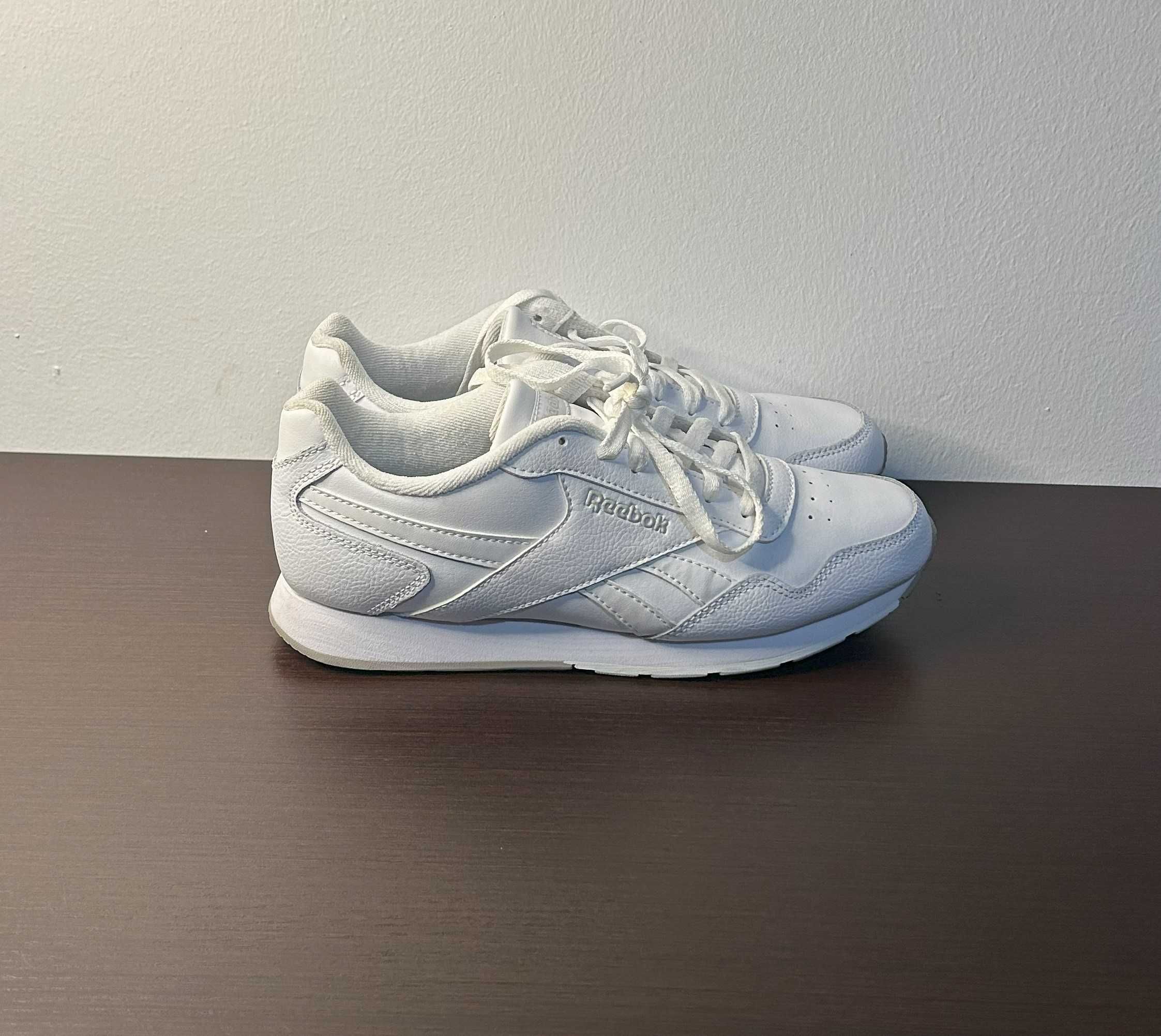 Tenis reebok brancos, usados 2 vezes, nº 39