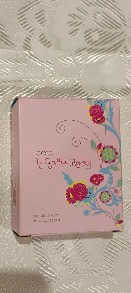 Petal by Cynthia Rowley 30 ml,woda Avon dla dziewczynki/kobiety.NOWA.