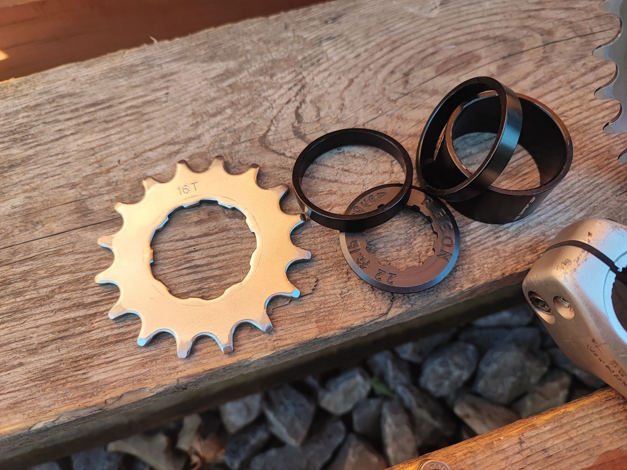 Napęd Single Speed Shimano Deore XT Hollowtech 2 DMR Bikes 1x1 16T