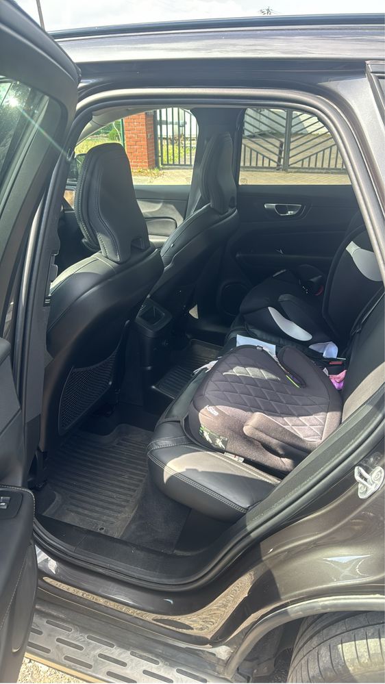 Volvo xc60 T6 plugin bezwypadkowe 1 wlasciciel jak nowe