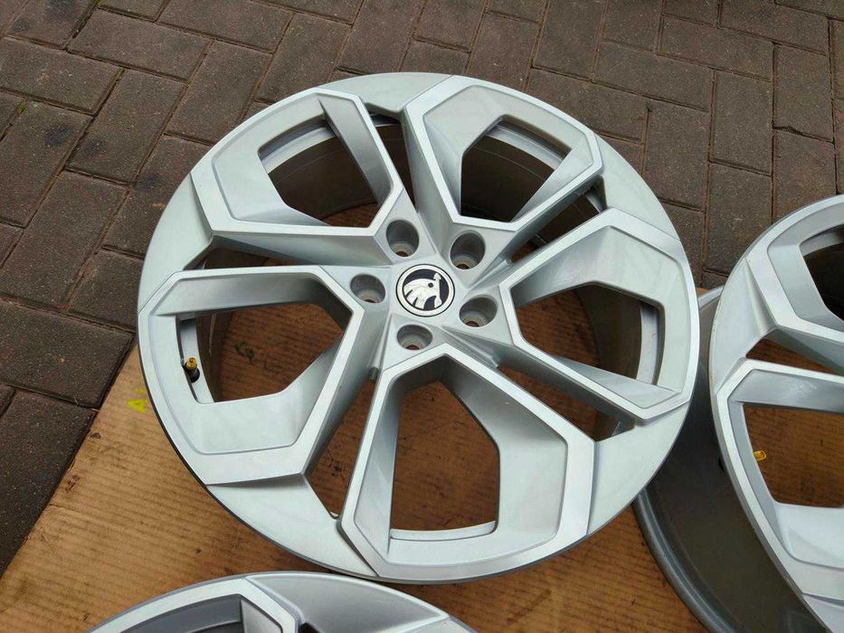 5x112 Alufelgi R19 Skoda Ocatvia III IV RS Superb A3 8V Golf ET48 NOWE