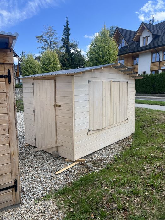 do wynajęcia: w Zakopanem drewniana budka handlowa