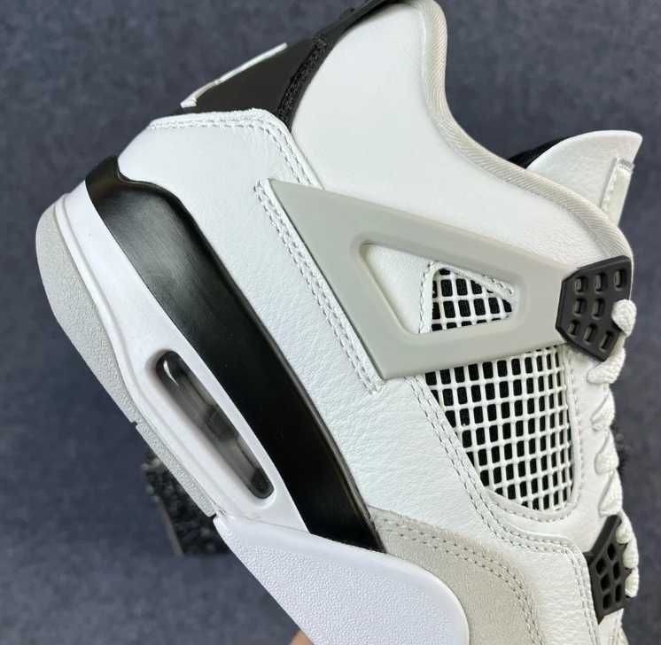 NikeAir Jordan4Retro R.42