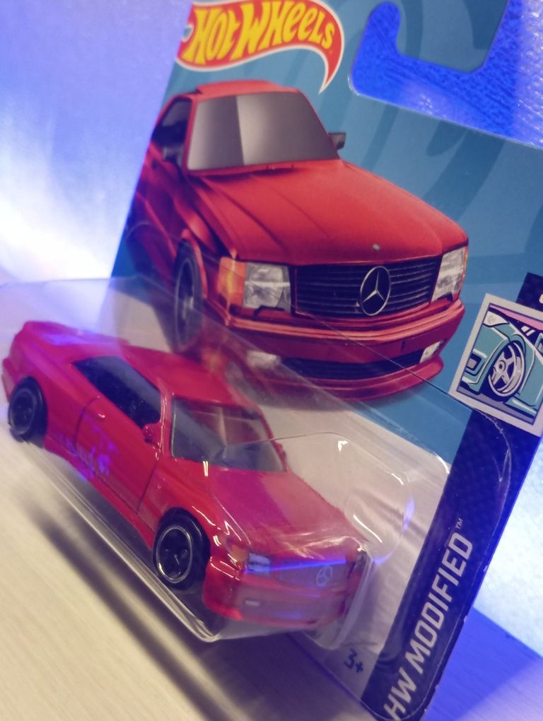 Машинка Базова Hot Wheels '89 Mercedes-Benz 560 SEC AMG 1:64 Red